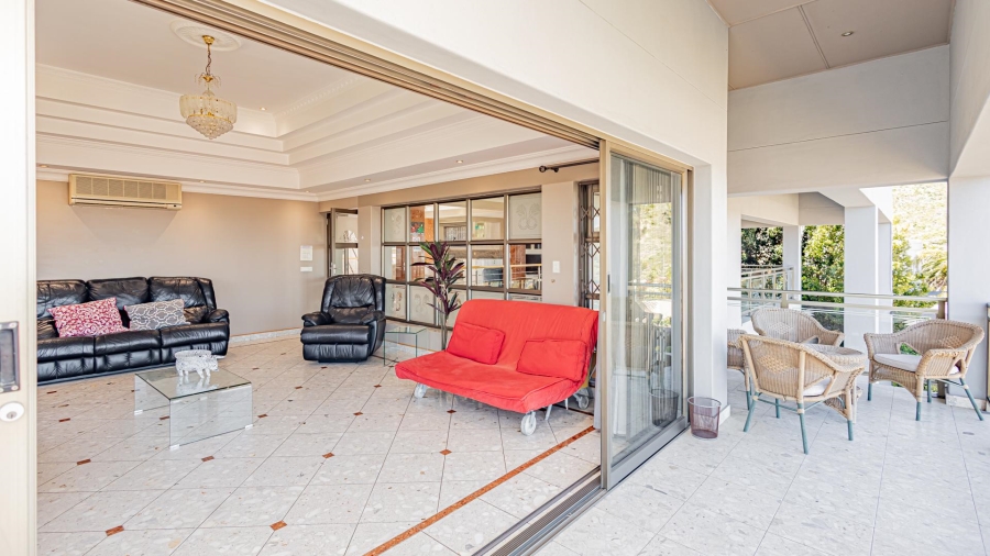 7 Bedroom Property for Sale in Plattekloof Western Cape